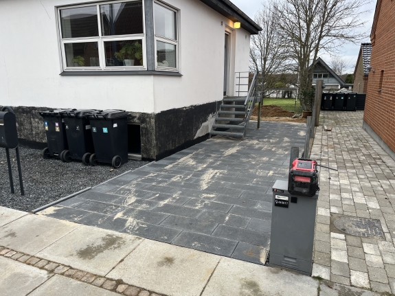 ny indkørsel
