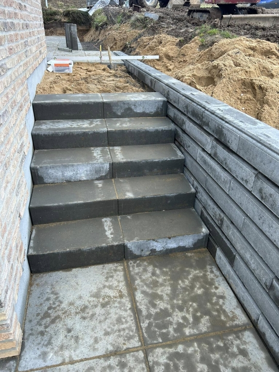 Støttemur ved trapper