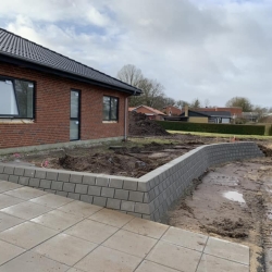 Opbygning af støttemur i Viborg