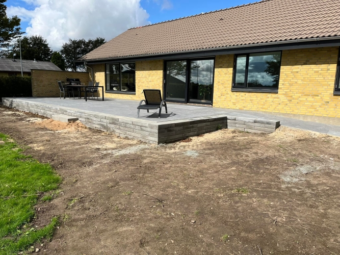Hævet ny terrasse