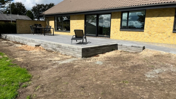 Hævet ny terrasse
