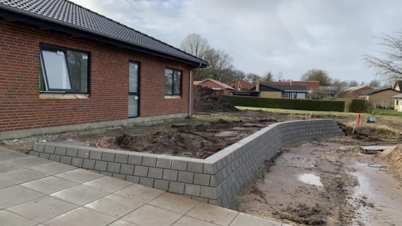 Opbygning af støttemur i Viborg