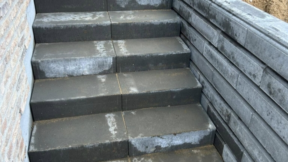 Støttemur ved trapper